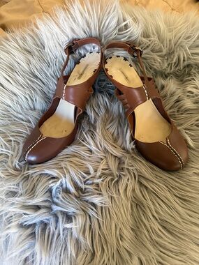 Max Studio Brown Leather Slingback Heels with Contrast Stitching